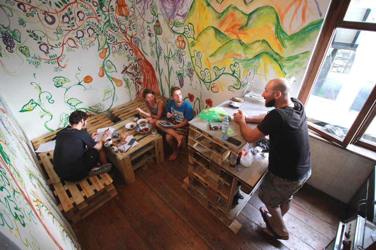 Sheni Hostel Тбилиси Екстериор снимка