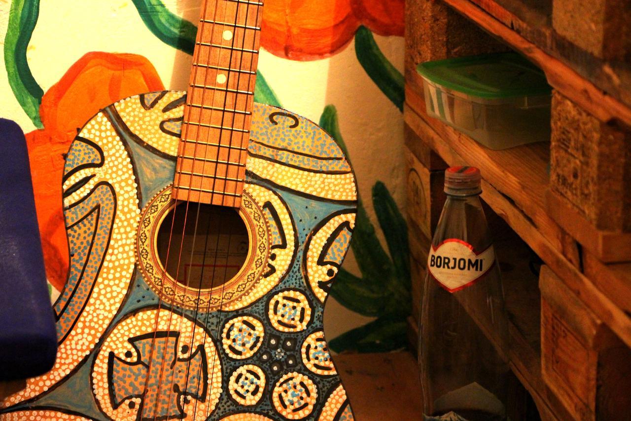 Sheni Hostel Тбилиси Екстериор снимка