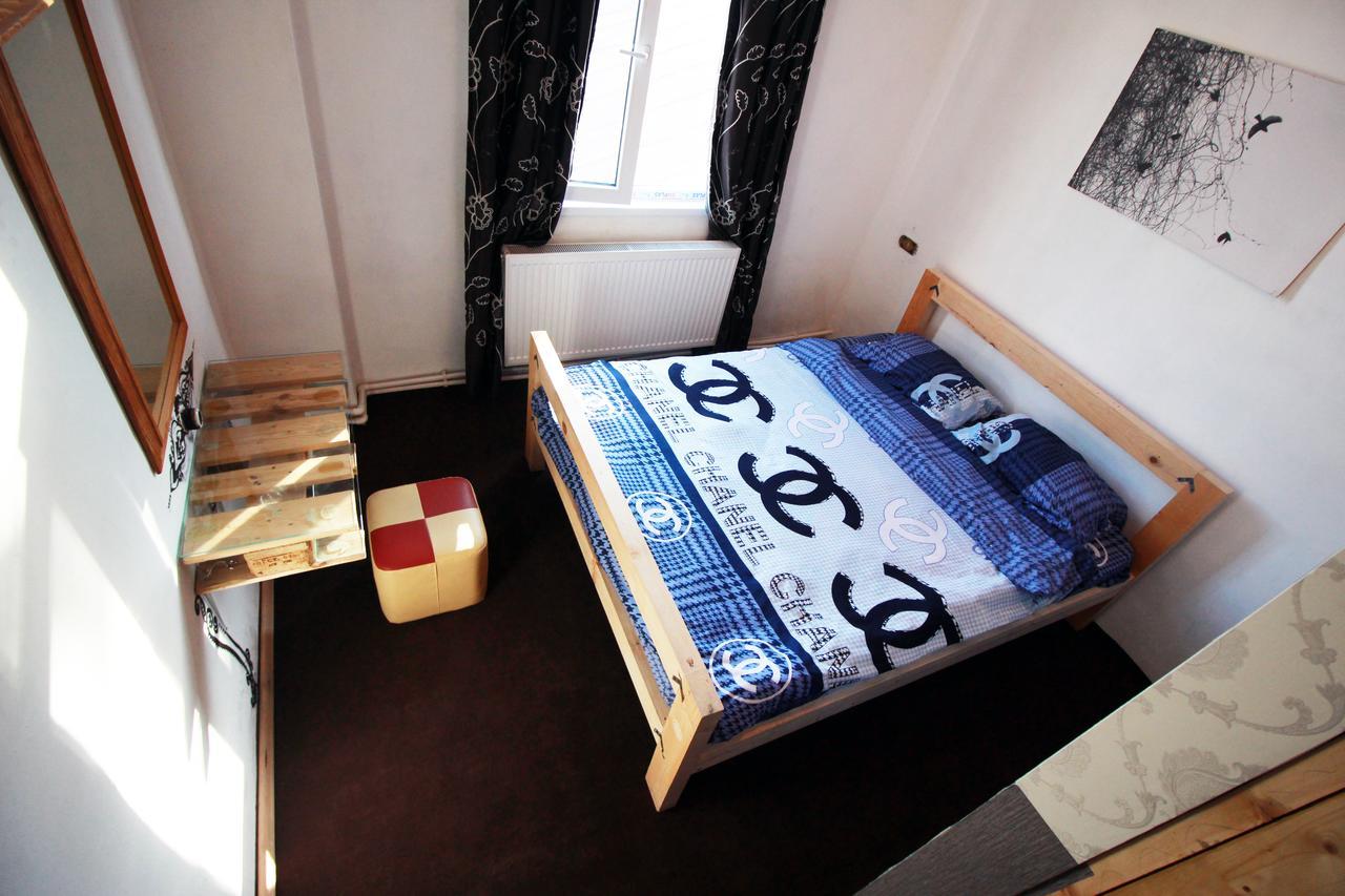 Sheni Hostel Тбилиси Екстериор снимка